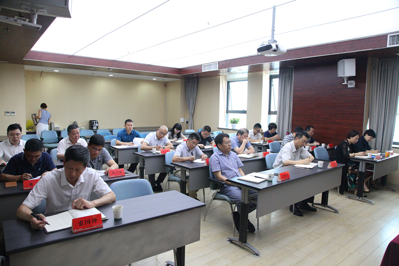 集團(tuán)公司召開(kāi)黨委擴(kuò)大會(huì)議學(xué)習(xí)傳達(dá)全省國(guó)有企業(yè)黨的建設(shè)工作會(huì)議精神