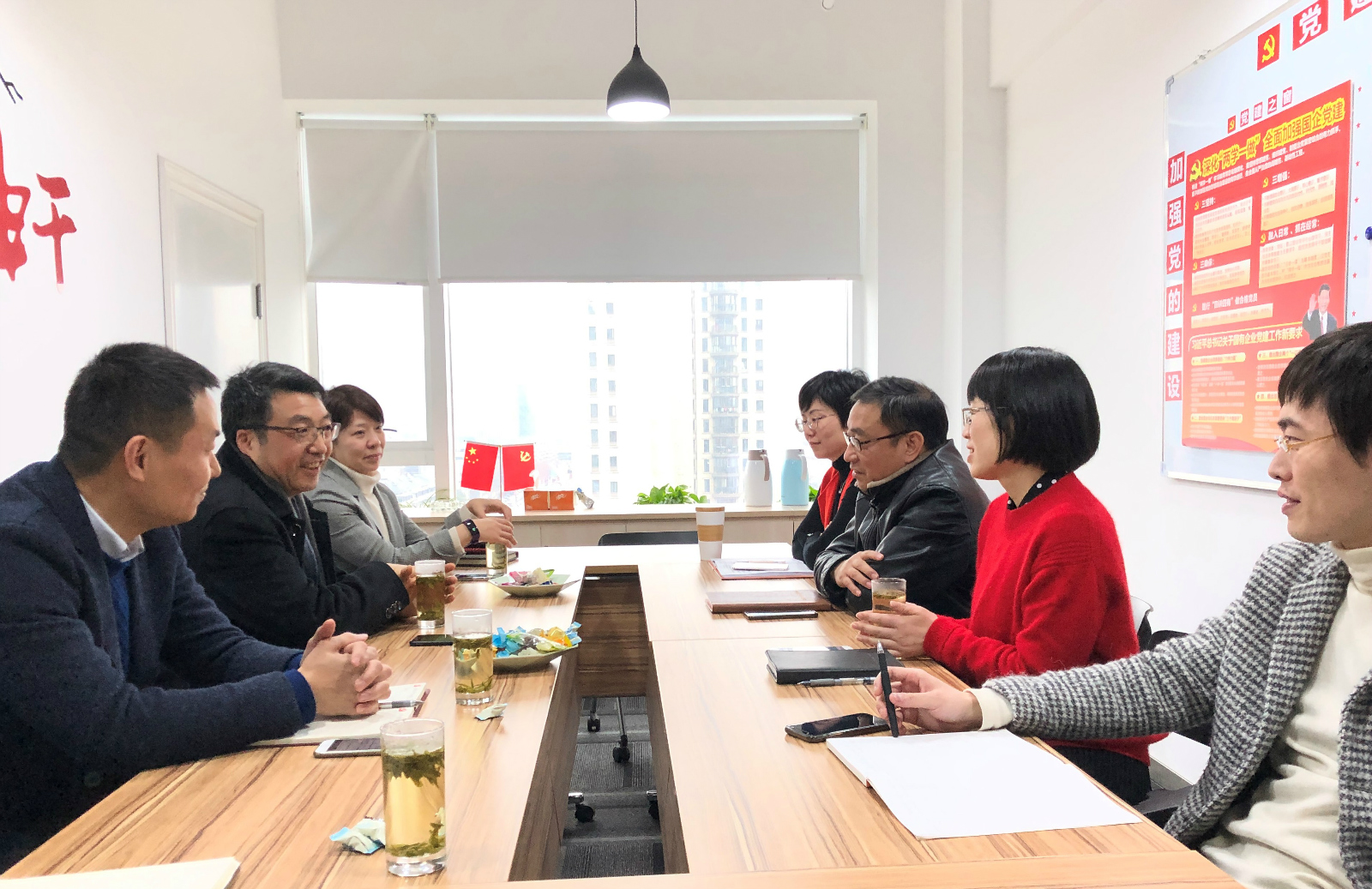 集團(tuán)領(lǐng)導(dǎo)帶隊來典當(dāng)公司送2019開年慰問