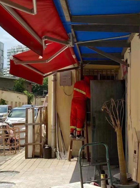 二輕市場(chǎng)：清除馬蜂窩 為民解難題