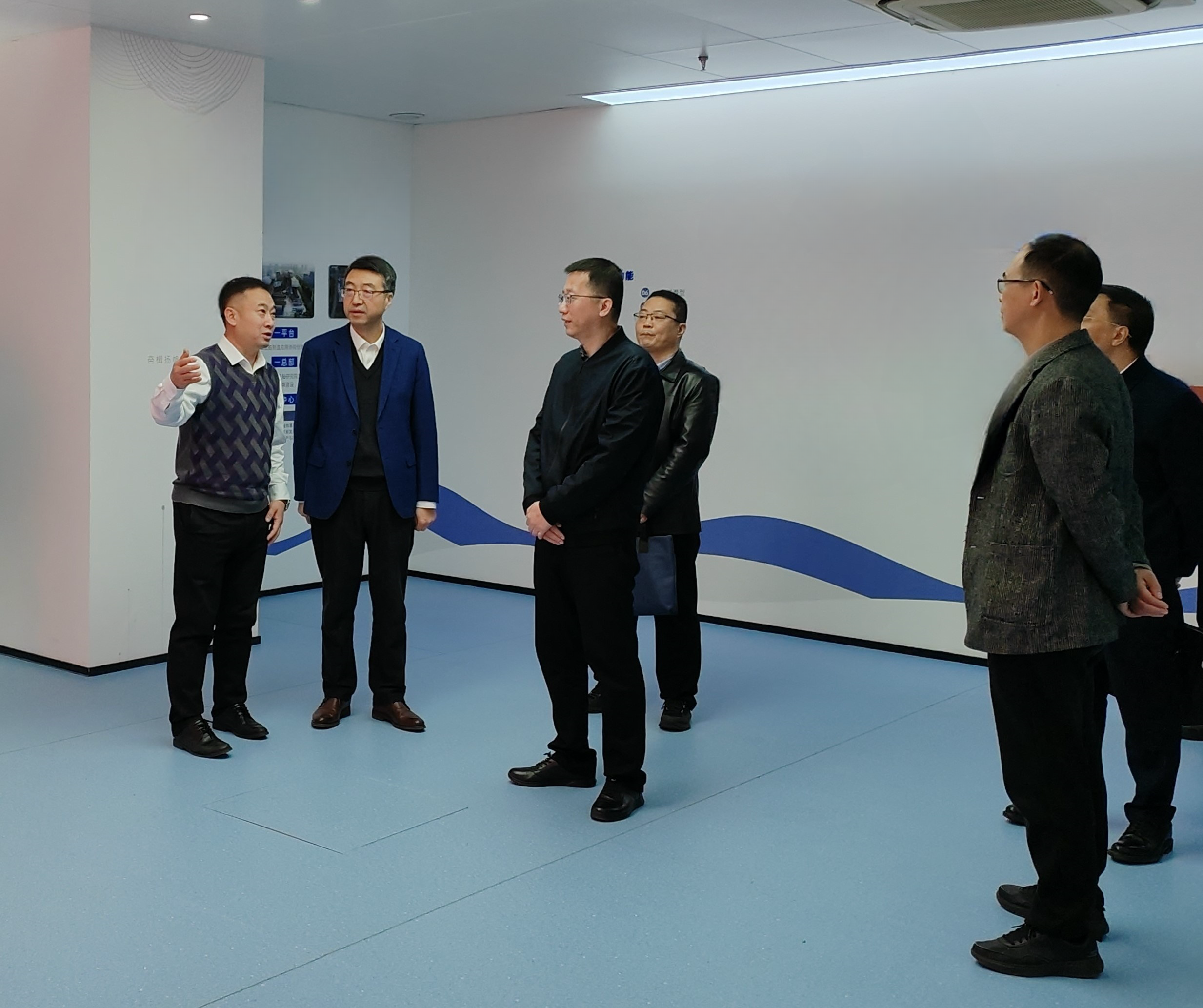 省國資委黨委委員、副主任陳孝在省二輕集團開展“大走訪大調(diào)研大服務(wù)大解題”活動